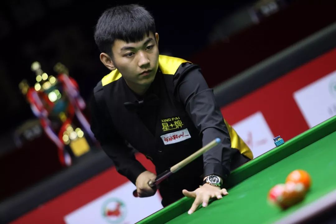 詹姆斯40岁还是联盟前五！科比40岁早就退役多年！